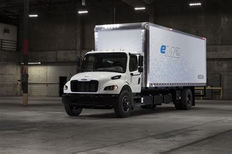 electric box truck size|freightliner box truck.